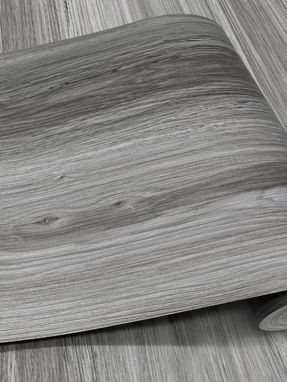 Woodgrain Vinyl Floor Roll, 11.8" x 118", Quick‑Apply Peel & Stick